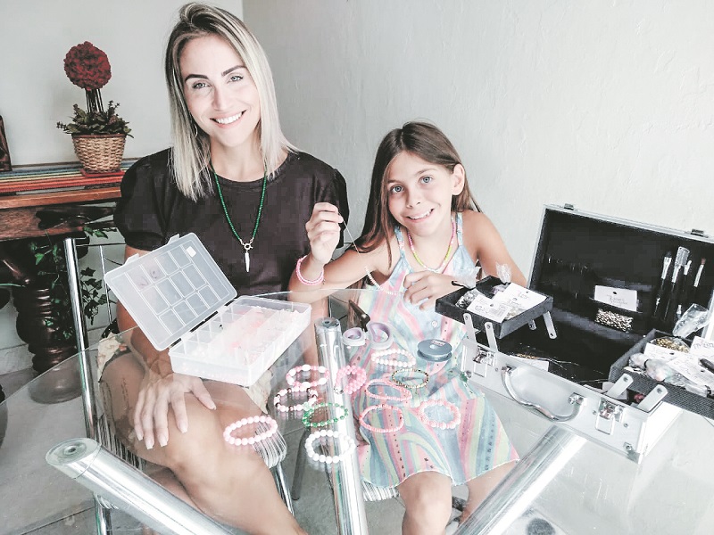 Ana Paula com a filha Antonella, de 8 anos. (Foto: Acervo pessoal)