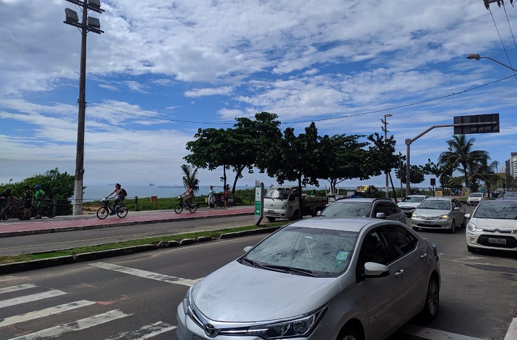 Avenida Gil Veloso, em Vila Velha (Foto: Júlia Afonso/AT)