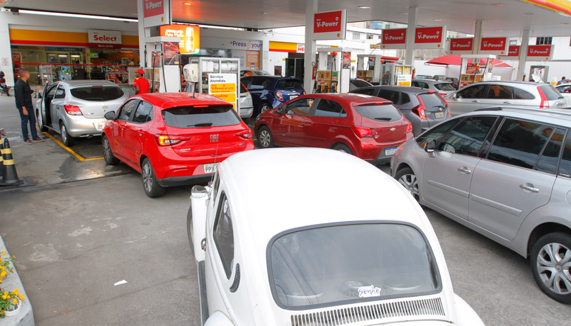 Greve dos petroleiros pode impactar no fornecimento de combustível (Foto: Leone Iglesias / AT)