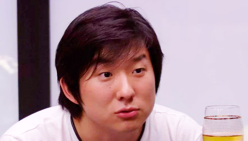 O hipnólogo Pyong Lee conseguiu conhecer o próprio filho, Jake, fruto de sua relação com a mulher, Sammy. (Foto: Reprodução / TV Globo)