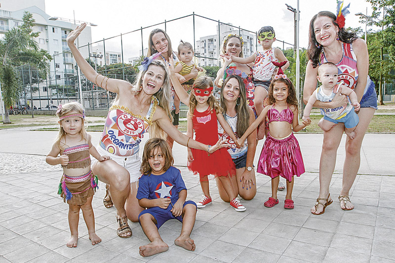 Turma do Bloco Tô Baby, que acontece domingo, no bairro Jardim Camburi, em Vitória, das 15 às 19 horas: animação para toda a família (Foto: Leone Iglesias / AT)