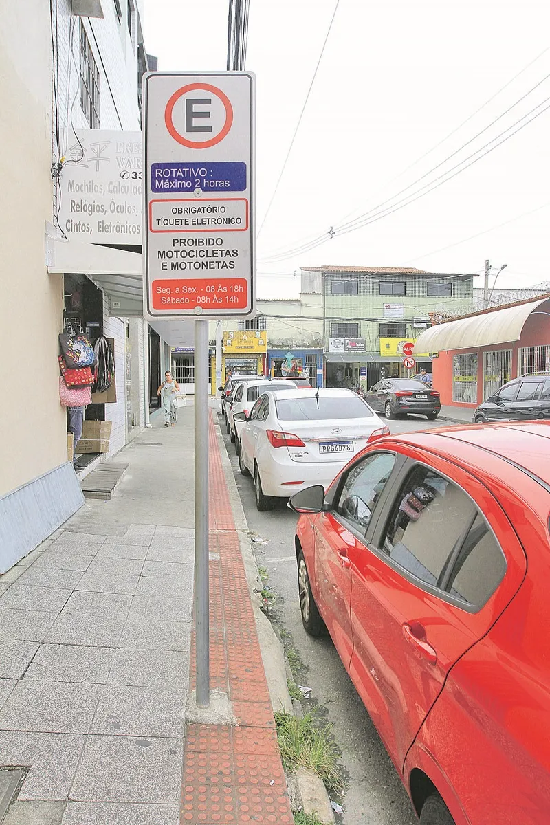 Estacionamento rotativo na Avenida Central, em Laranjeiras
