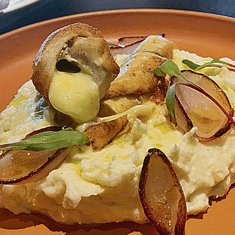 Imagem ilustrativa da imagem Franguinho nada básico nos restaurantes da Grande Vitória