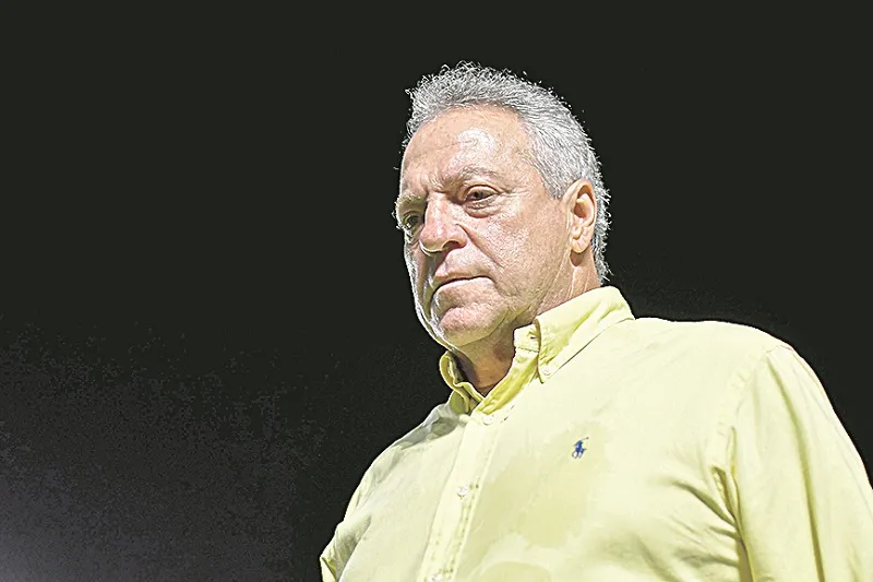 Imagem ilustrativa da imagem Abel Braga testa positivo para covid-19 e desfalca o Inter contra o Fluminense
