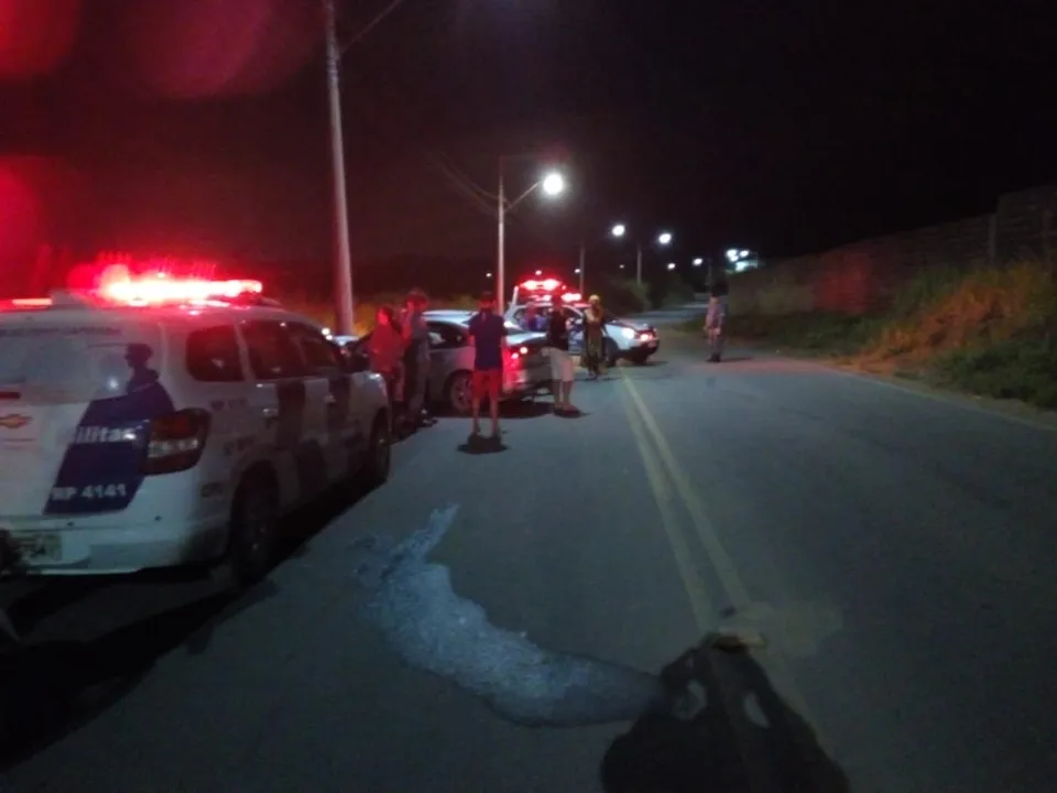 Imagem ilustrativa da imagem Batida entre dois carros deixa criança ferida na Serra
