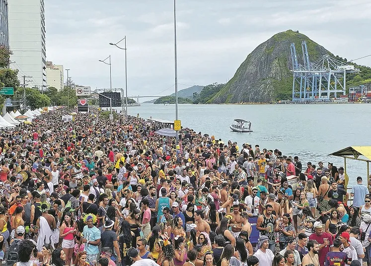 Imagem ilustrativa da imagem "Agora, é juízo antes do Carnaval", pede governador para evitar alta da Covid