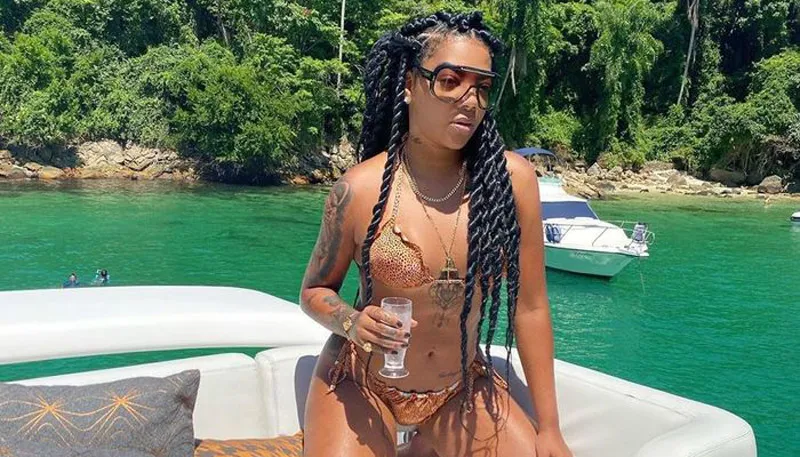 Imagem ilustrativa da imagem Ludmilla dá festa com mais cinco pessoas e passeia de iate em meio à quarentena