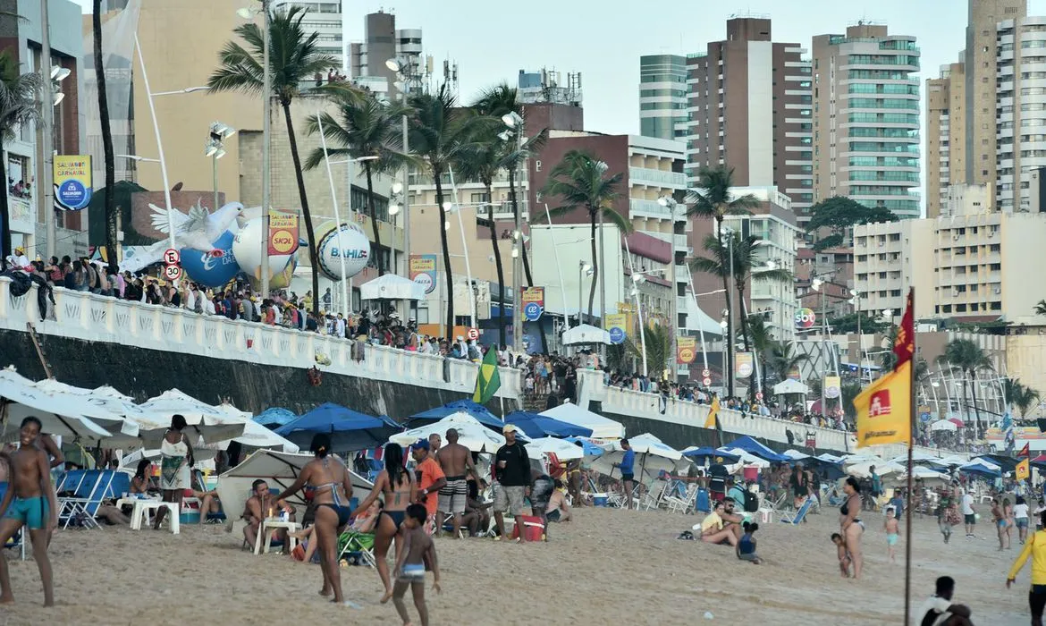 Imagem ilustrativa da imagem Por coronavírus, prefeitura de Salvador determina fechamento de praias