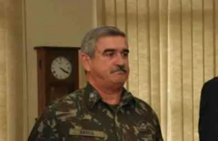 Imagem ilustrativa da imagem Quem manda