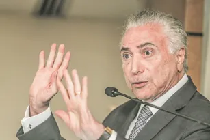 Imagem ilustrativa da imagem Para Temer, País tem de evitar impeachment