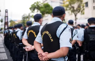 Imagem ilustrativa da imagem Bolsonaro errou: PMs fizeram motim e não greve