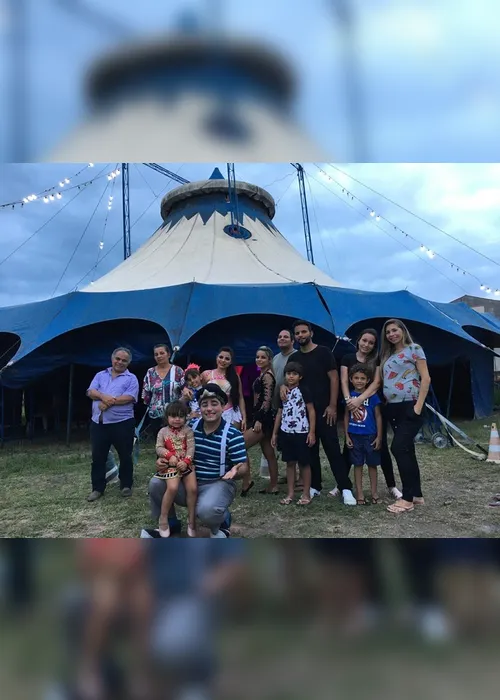 
          Imagem ilustrativa da imagem Sem plateia, artistas de circo passam necessidade
          