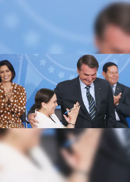
          Imagem ilustrativa da imagem Posse de Regina Duarte tem pouca adesão de famosos
          
