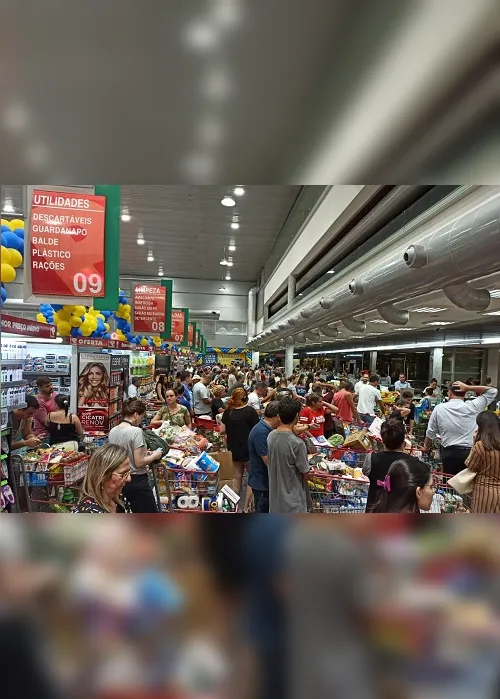 Imagem ilustrativa da imagem Coronavírus: Corrida aos supermercados continua nesta terça