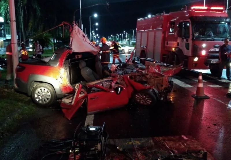 A colisão ocorreu por volta das 00h10, em Jardim Limoeiro, na Serra, no Km 270 da BR 101
