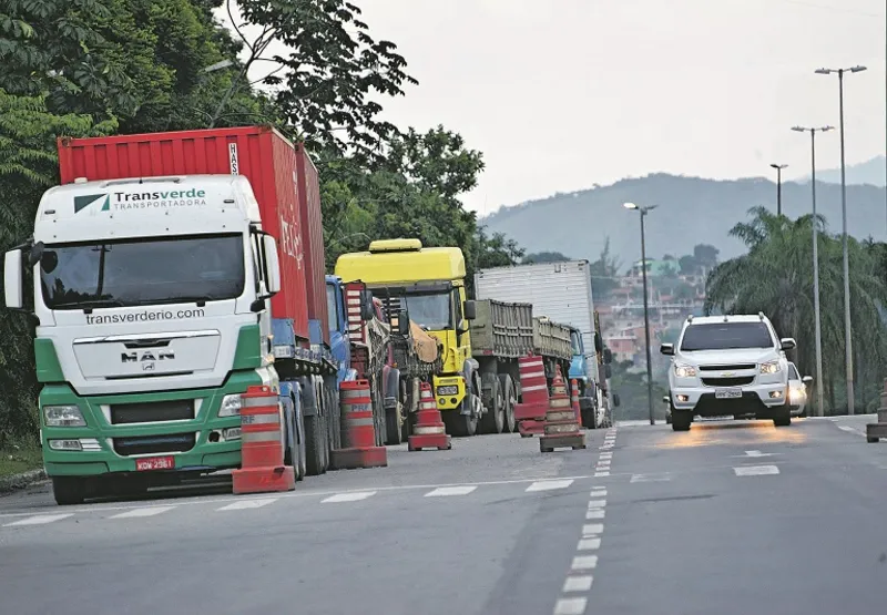 Caminhões em BR: motoristas querem estrutura ao longo das rodovias
