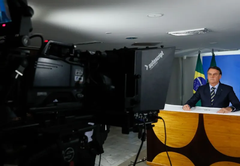 Pronunciamento feito pelo presidente Jair Bolsonaro na noite de terça-feira (24).