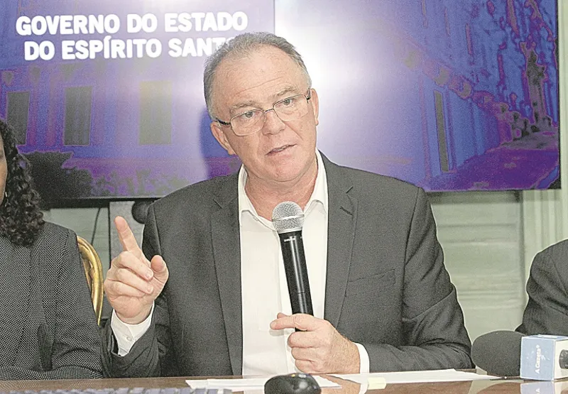 Governador Renato Casagrande anunciou suspensão de contratações e outras medidas para conter despesas