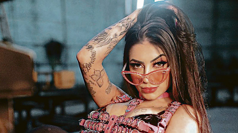 A paulista MC Mirella vai cantar “Sanfona Tenebrosa” e “Cria de Favela” (Foto: Reprodução / Instagram)