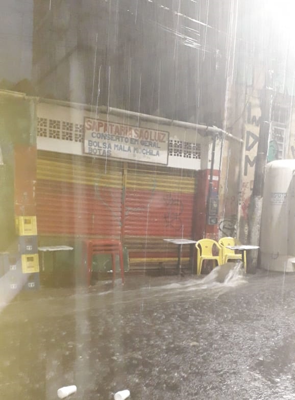 Rua Maria Saraíva, no centro de Vitória. (Foto: Sanderson Golveia)