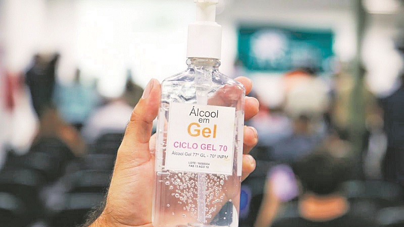 Álcool em gel 70% para limpar as mãos e evitar o coronavírus (Foto: Divulgação)