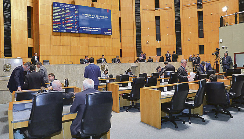 Plenário da Assembleia: terapeuta chamado a depor disse que queria acalmar família sobre possível greve (Foto: Tati Beling / Ales - 17/12/2019)