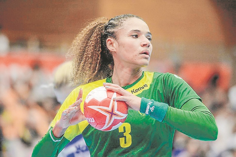 Alexandra pela seleção brasileira no Mundial do Japão, em dezembro do ano passado (Foto: Divulgação/IHF — 06/12/2019)