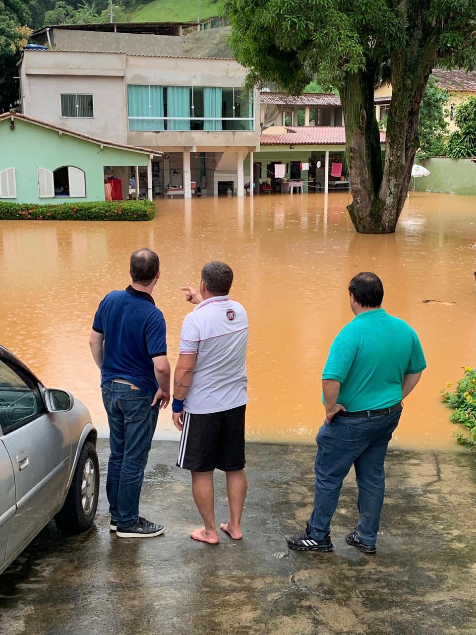 Comunidades foram tomadas pela água (Foto: Divulgação Prefeitura de Anchieta)