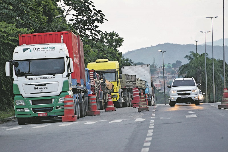 Caminhões em BR: motoristas querem estrutura ao longo das rodovias (Foto: Dayana Souza - 29/05/2018)