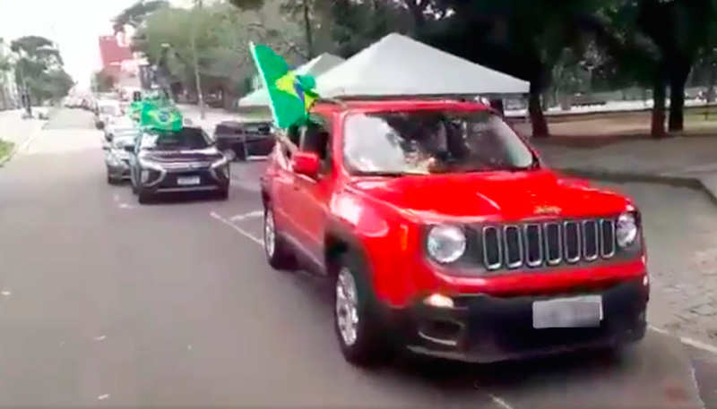 Carreata, em Santa Catarina, pede a reabertura do comércio (Foto: Reprodução / Youtube)