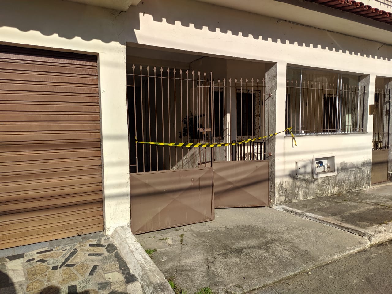 Casa onde o comerciante foi morto no bairro Nossa Senhora da Penha, em Vila Velha. (Foto: Júlia Afonso)