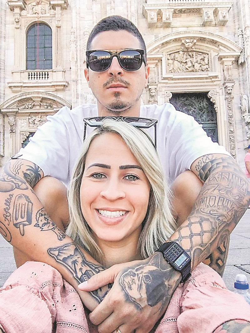 Os dois só saem de casa quando realmente é necessário (Foto: Divulgação)