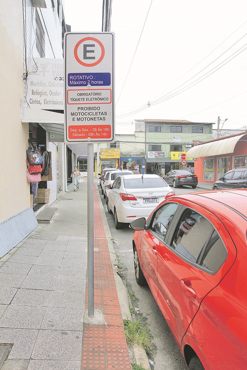 Estacionamento rotativo na Avenida Central, em Laranjeiras (Foto: Dayana Souza/ AT)