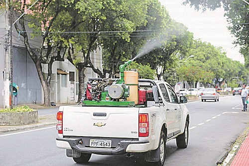 Carro fumacê seria usado no local (Foto: Arquivo/AT)