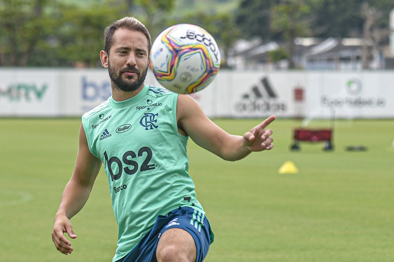 Éverton Ribeiro foi chamado por Tite (Foto: Marcelo Cortes/Flamengo)