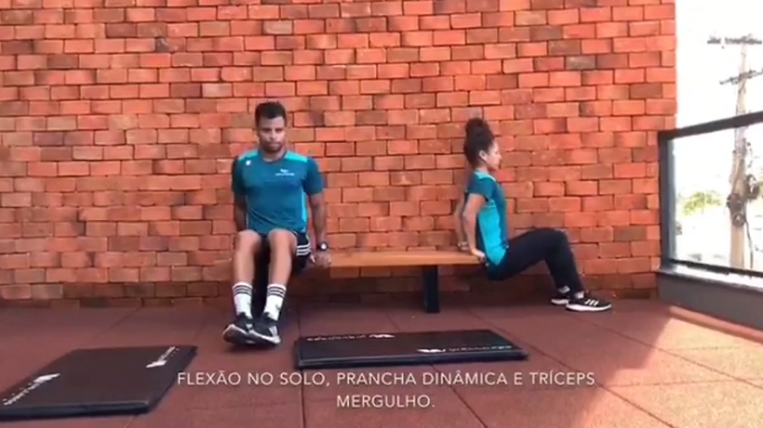Exercícos simples para serem feitos em casa. (Foto: Reprodução/Instagram)