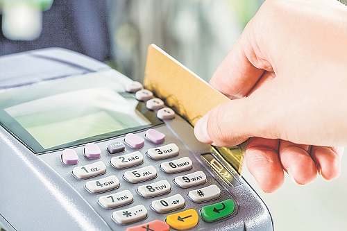 Cartão de crédito: saldo do FGTS ficaria bloqueado e seria repassado para o banco em caso de inadimplência (Foto: Divulgação)