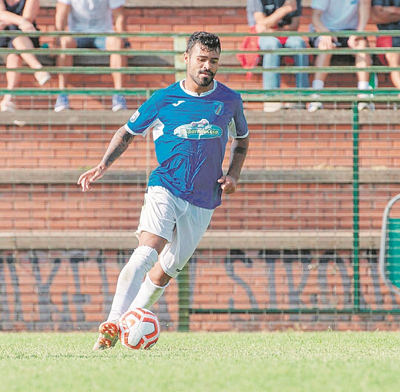 Adriano, na Itália, está impedido de sair de casa por causa da quarentena (Foto: Massimiliano Cervera/Albalonga Calcio)
