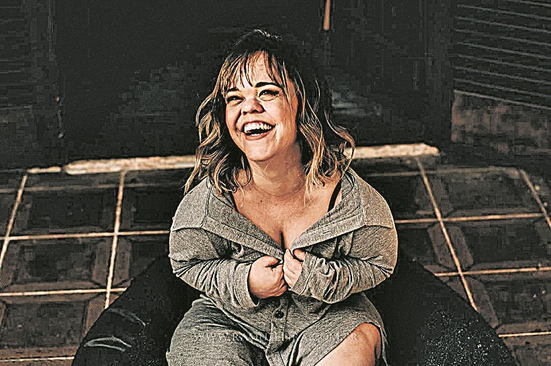 Juliana Caldas precisou adiar estreia de peça, que seria sábado (Foto: Reprodução/Instagram)