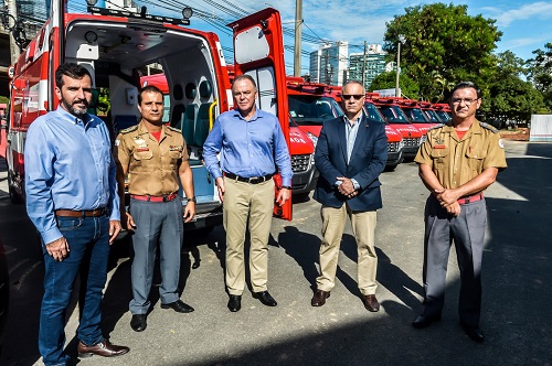 Governador Renato Casagrande participou da entrega das ambulâncias (Foto: Divulgação / Governo do Estado)