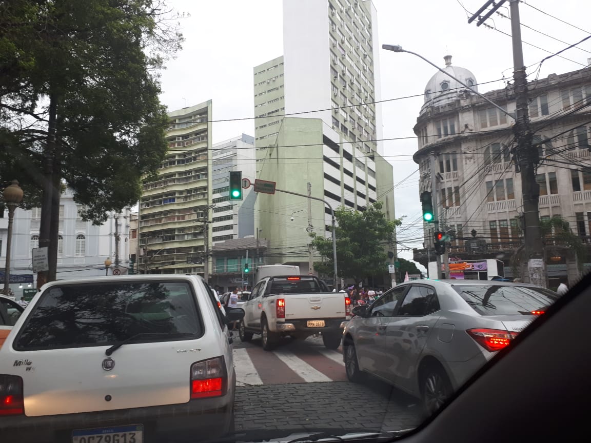 Congestionamento no Centro (Foto: Marcelle Altoé)