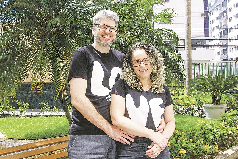 Marcelo Giovenardi, 46 anos, e a esposa dele, a coach de mulheres Briane Giovenardi, 45 (Foto: Kadidja Fernandes/AT)