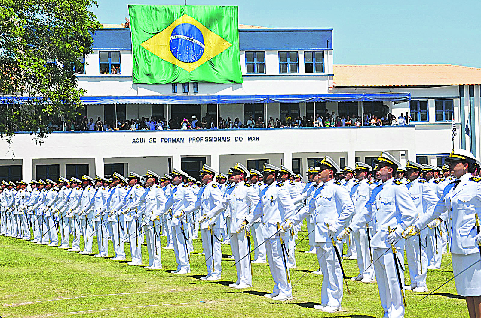 Marinha vai selecionar profissionais como médicos, engenheiros e dentistas, além de vagas de nível médio (Foto: Divulgação)