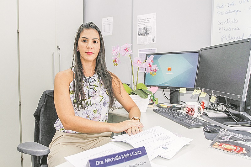 A delegada Michele Meira destacou que a PM pode ser acionada pelo 190 (Foto: Antonio Moreira - 13/02/2020)