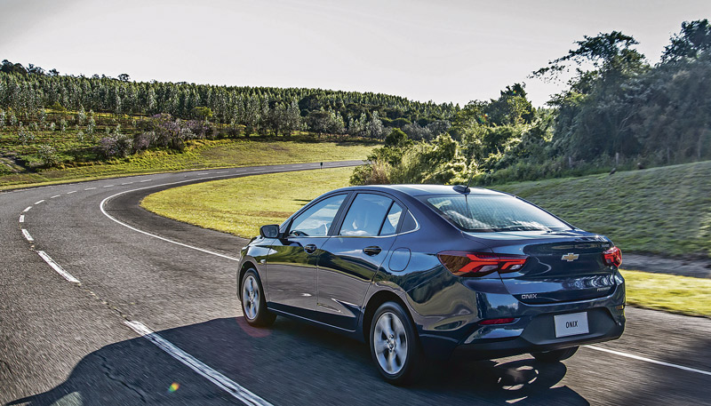 O porta-malas do Onix Plus tem capacidade para transportar 469 litros (Foto: Assessoria General Motors)
