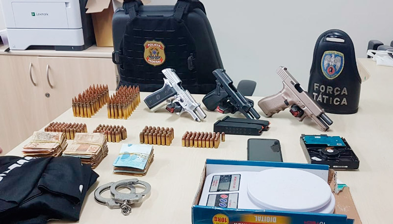 Material foi apreendido durante operação da Polícia Federal (Foto: Divulgação / PF)