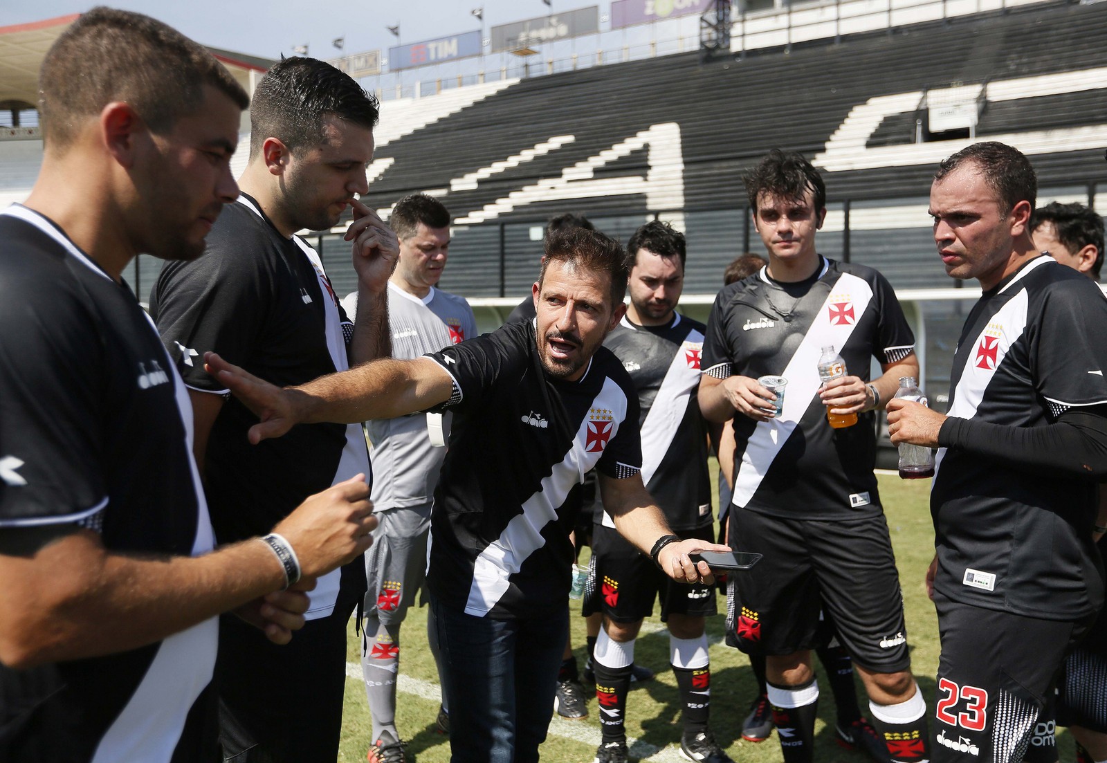 Ramon, supercampeão como jogador, engatinha como técnico (Foto: Rafael Ribeiro/Vasco)