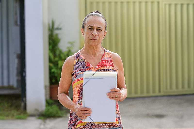 Mirian Carneiro, que busca remédios para o marido, aprovou medida (Foto: Dayana Souza/at)