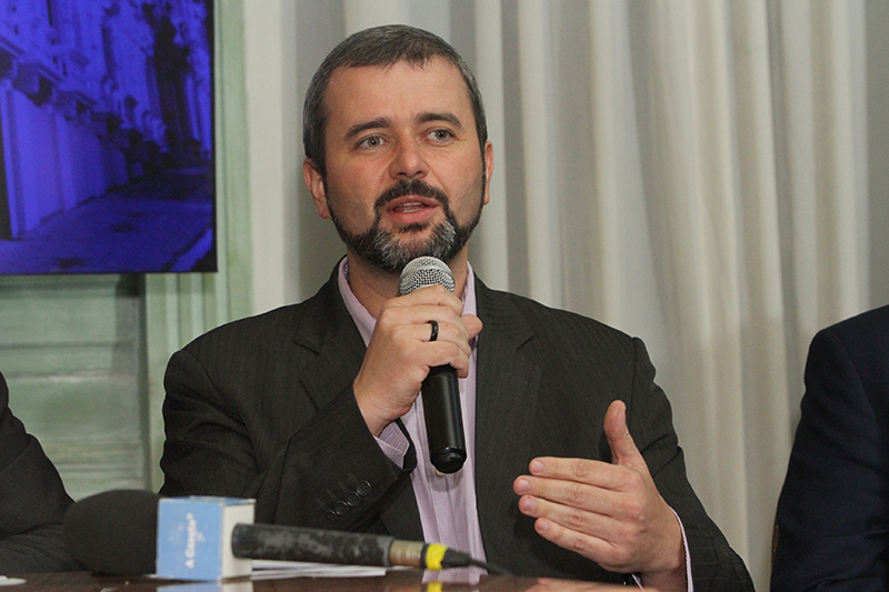 Secretário de Estado da Saúde, Nésio Fernandes (Foto: Leone Iglesias/AT)