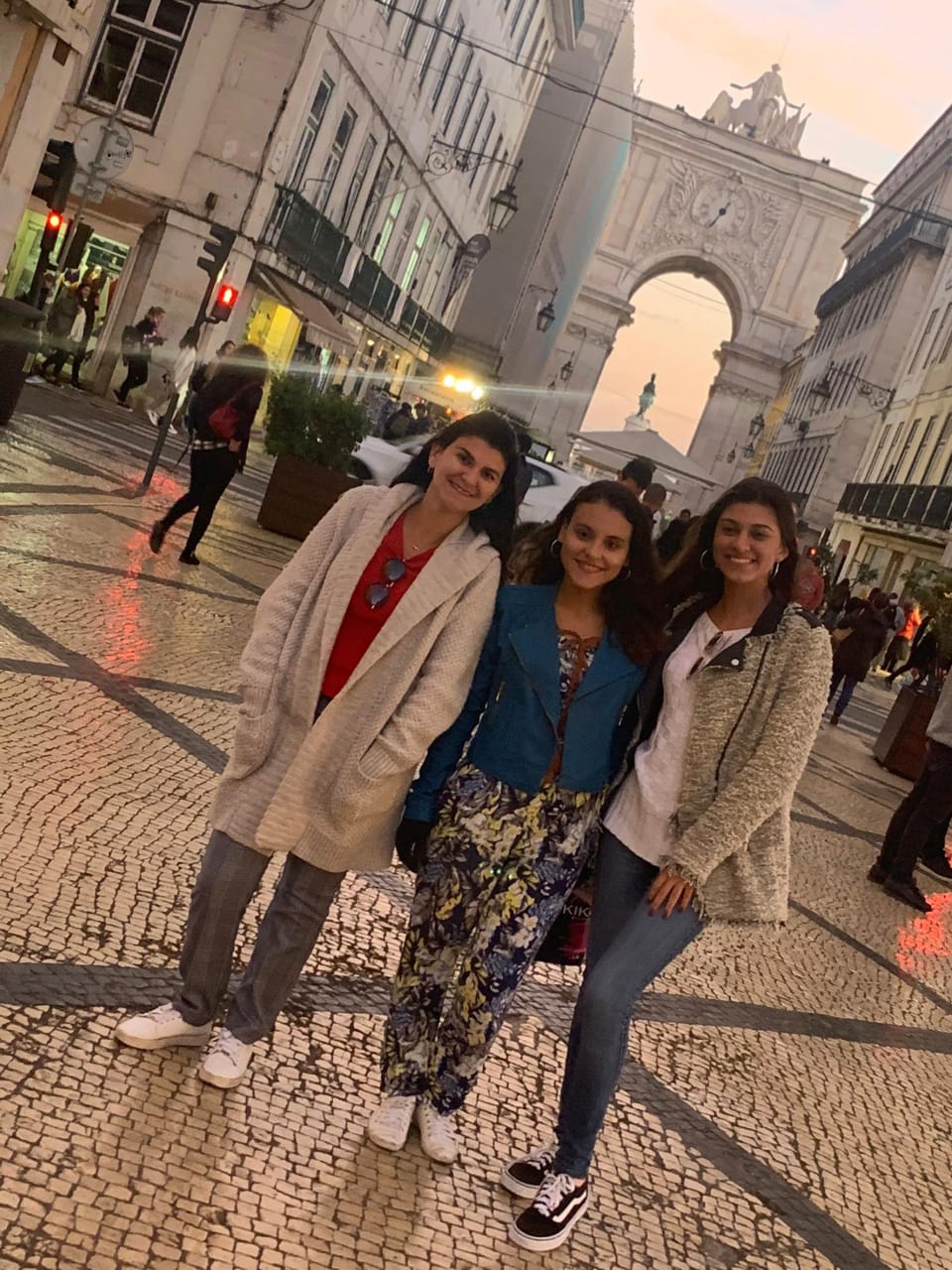 Emilly está de férias e não consegue retornar ao Estado (Foto: Acervo pessoal)